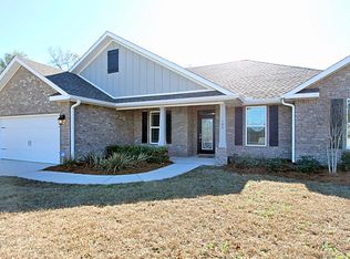 100 Magnolia Lake Dr, Defuniak Springs, FL 32433