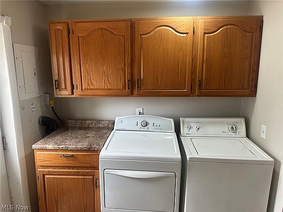 4th image of 5981 Glenway Dr