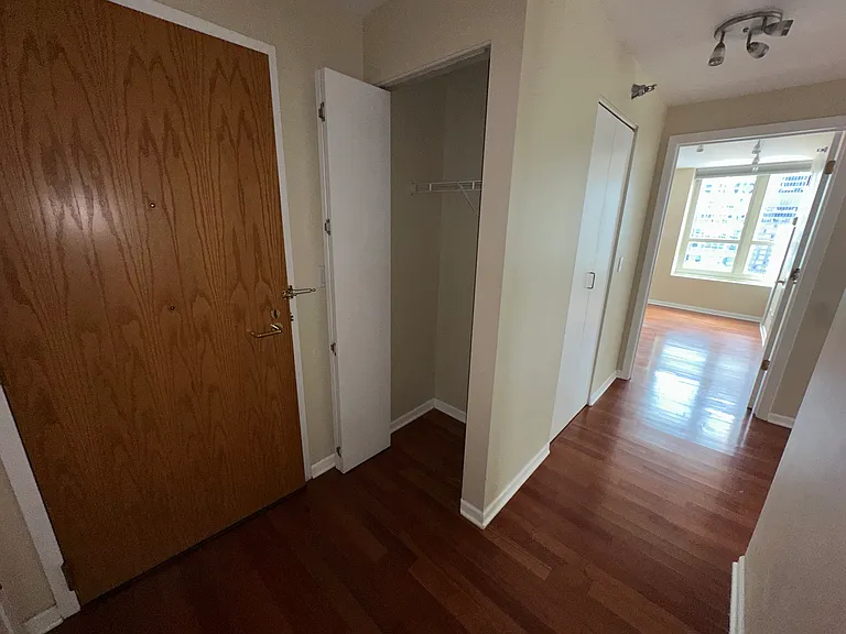 345 N La Salle Dr #2006 — Photo 13