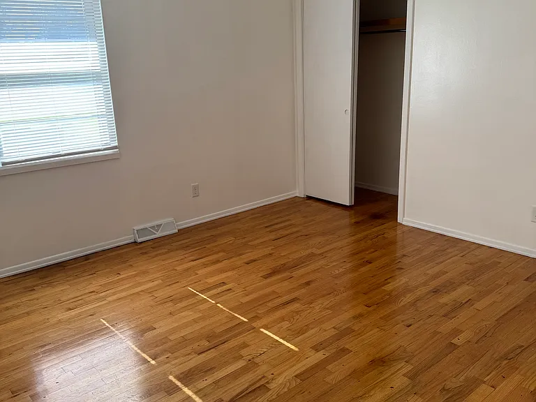 1213 Carol Dr — Photo 5