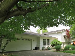 6828 Chapel Hill Rd, Indianapolis, IN 46214