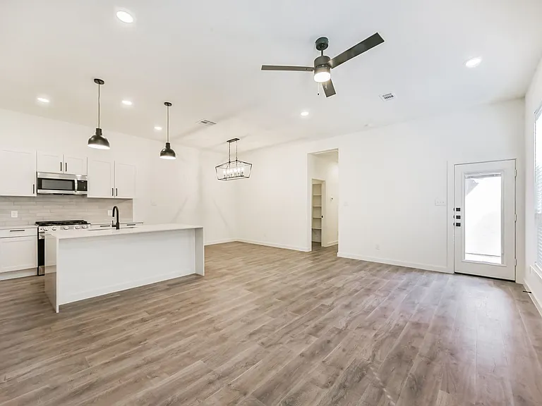 1868 Dry Cherry Ln — Photo 37