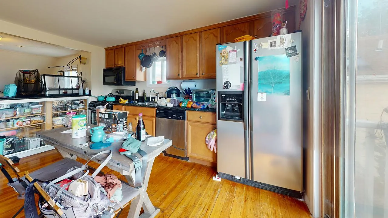 2 bed, 1000 sqft, $3,660 — Photo 3