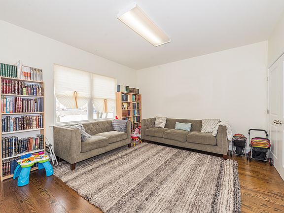 5th image of 186 Arlington Ave