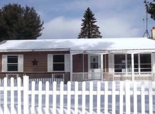 7239 Hughston Rd, Harbor Springs, MI 49740