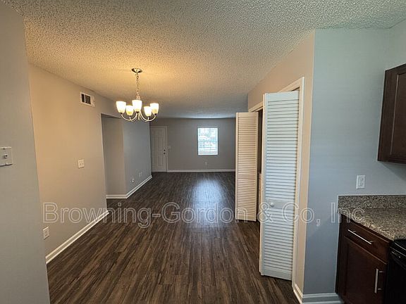 3rd image of 1301 Acklen Ave APT 202