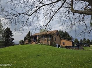 1686 Creek Dr, Waymart, PA 18472