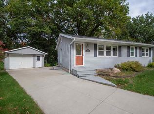 162 Desoto Ave, Waterloo, IA 50701