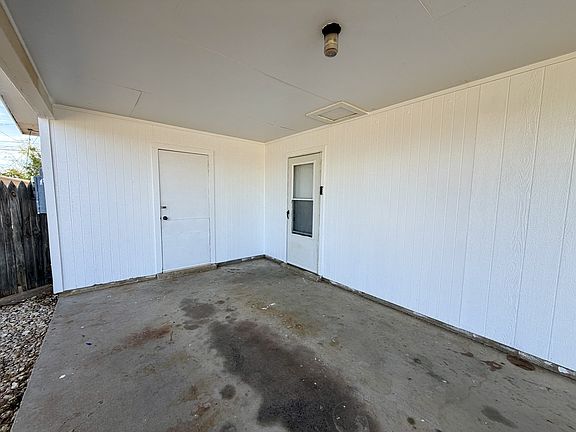 2nd image of 4213 Dixon St