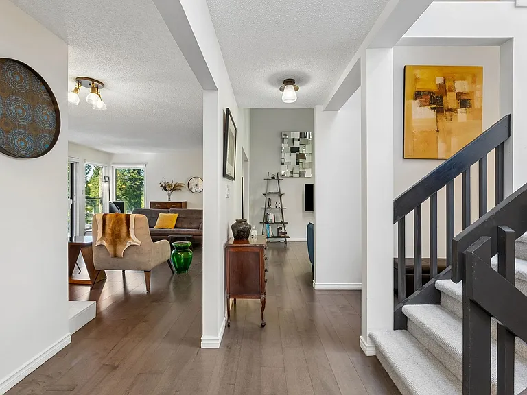 5620 Larson Pl — Photo 14