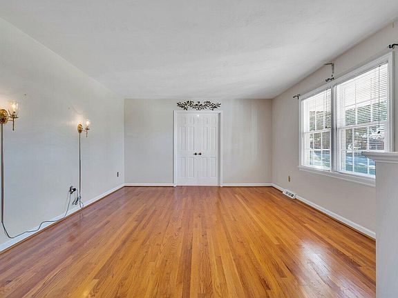 4th image of 7349 Tinkerview Rd