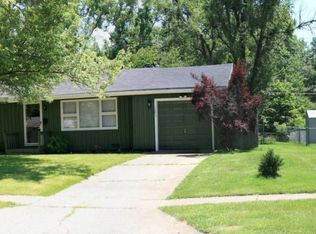 1207 SW 32nd St, Topeka, KS 66611