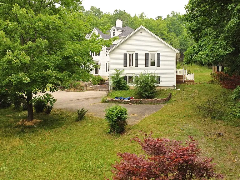 19 Friendship Ln — Photo 17