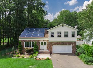 93 Lafayette Mills Rd, Manalapan, NJ 07726