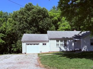 2921 Old Caseyville Rd, Swansea, IL 62226
