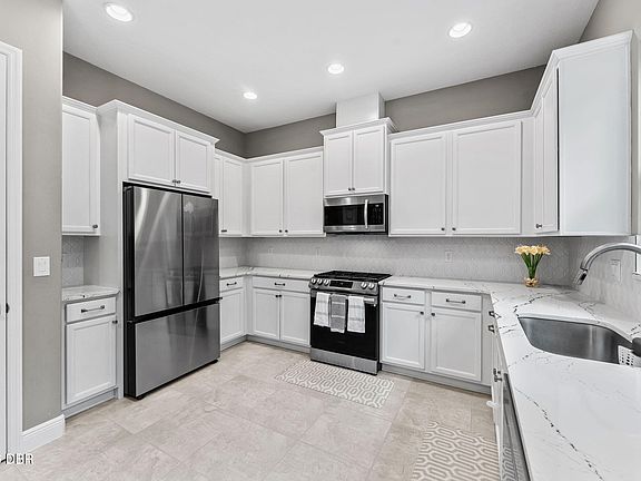 2nd image of 2564 Addison Dr