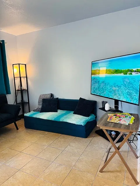 1 bed, 1.0 bath, 550 sqft, $1,700 — Photo 3