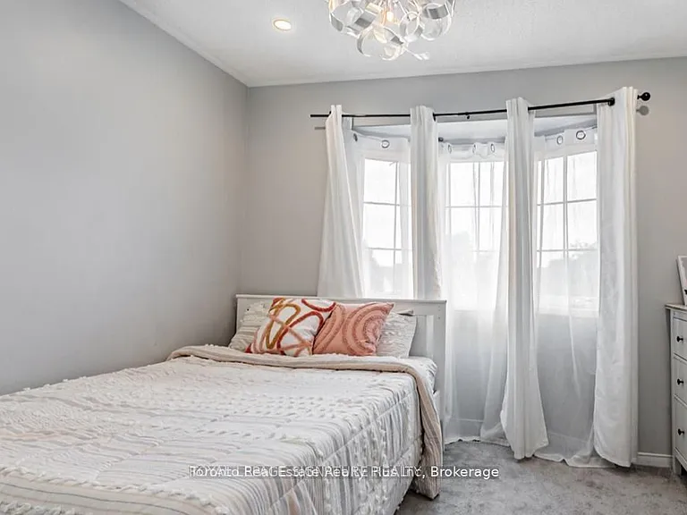 18 Preston Ave — Photo 13