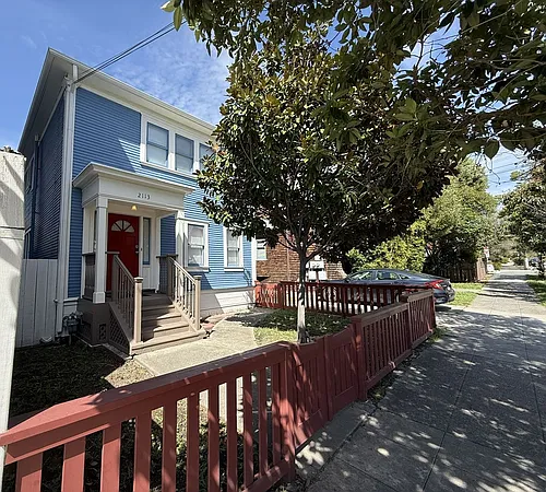 2113 Ashby Ave Photo 1