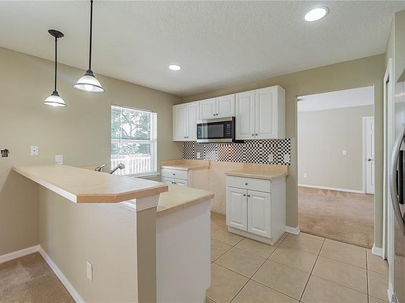 3rd image of 733 Jeffcoat St