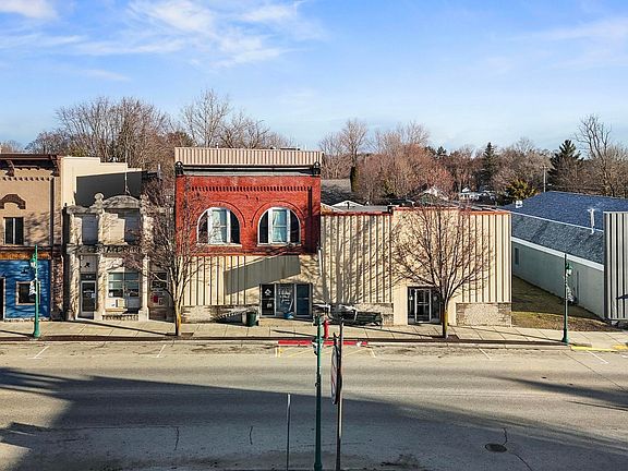 2nd image of 304 W Main St