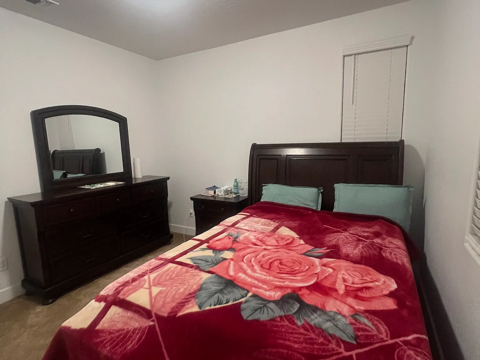 4 bed, 3.5 bath, 3038 sqft, $750 — Photo 3
