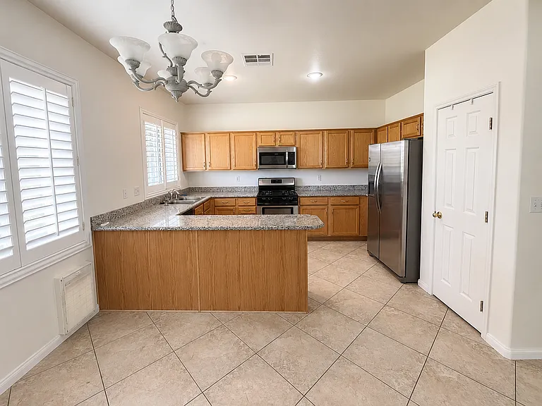 10401 Rising Harbor Ave — Photo 4