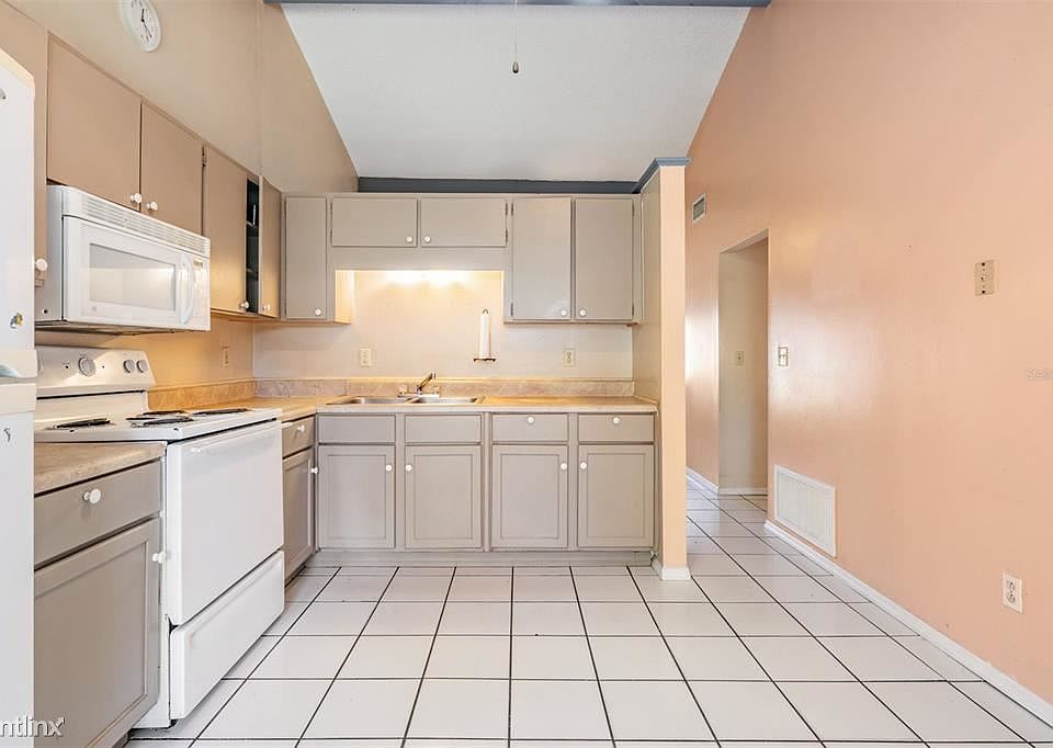 1st image of 8506R Colleen Ct