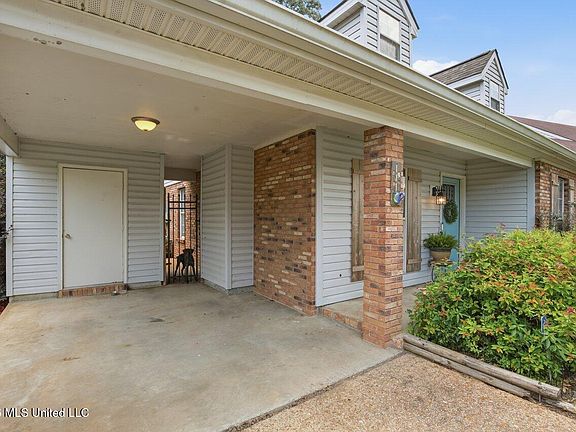 3rd image of 111 Shadow Hill Dr