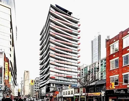 215 Queen St W #612 Photo 1
