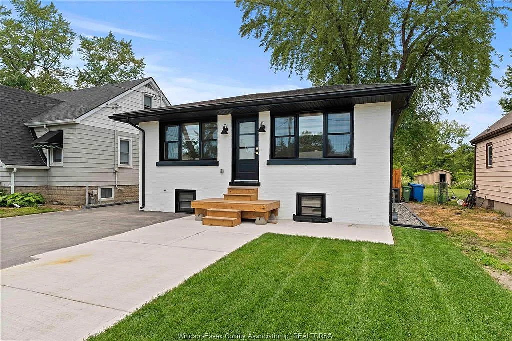 4 bed, $2,950 — Photo 3