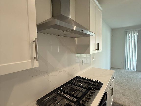 4th image of 29790 Cliff Park Dr