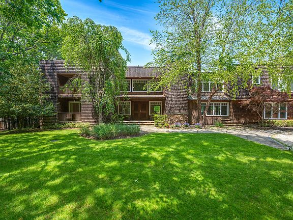 3rd image of 35 Emerson Pl