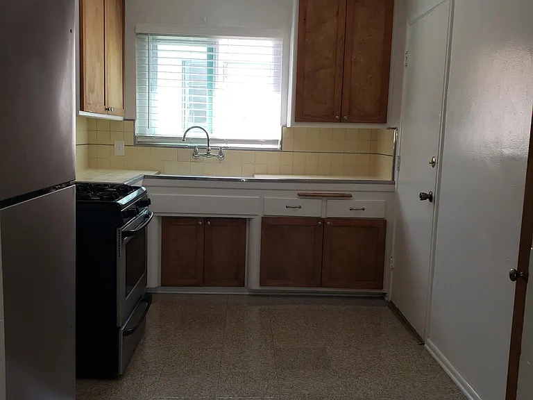 4830 Coliseum St #7 — Photo 7