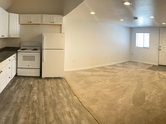 Cross over between Kitchen and Living Room