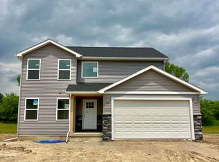 2014 Green Acres Dr, Adrian, MI 49221