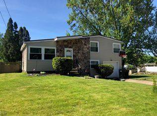 2110 Floyd St SW, Wyoming, MI 49519