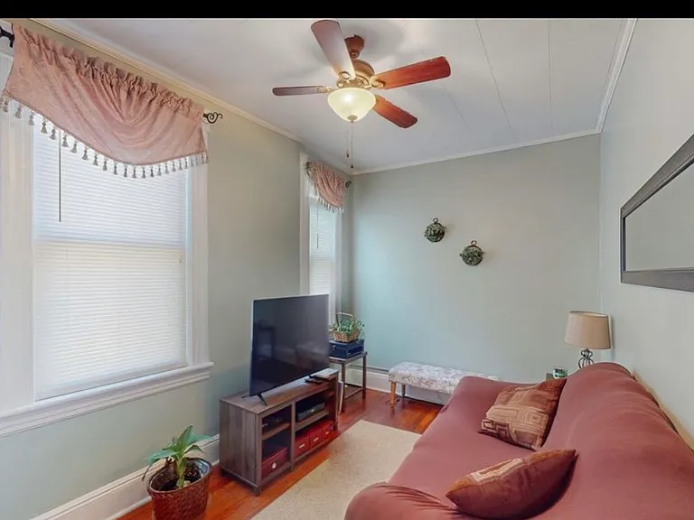 159 W 32nd St #2 — Photo 10