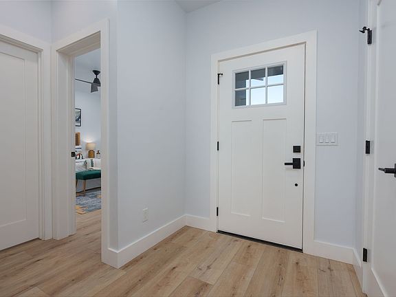 5th image of 15 N Alamos Dr #B