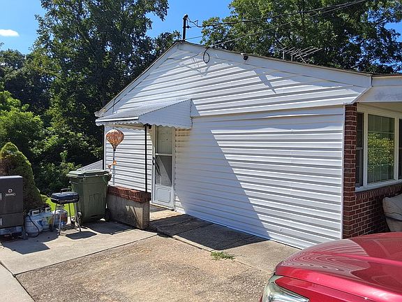 5th image of 207 Stanley Dr