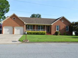 940 Saddleback Trail Rd, Chesapeake, VA 23322