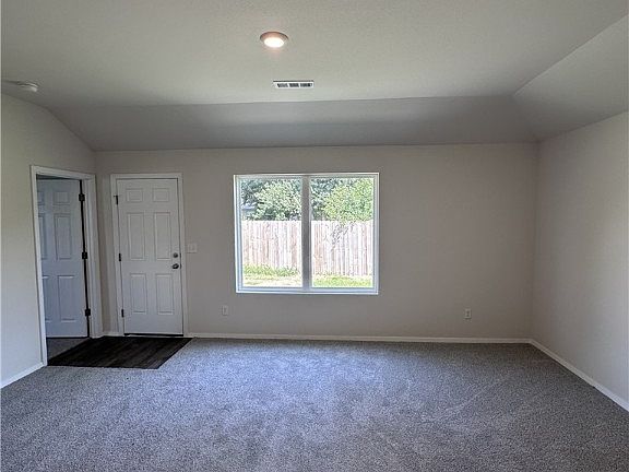 5th image of 1813 E Annette Dr