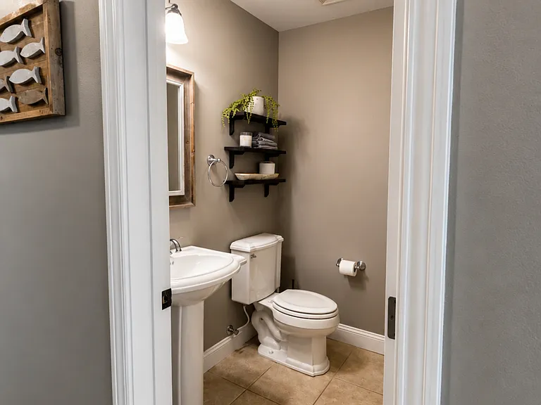 1410 Raspberry Ave — Photo 8