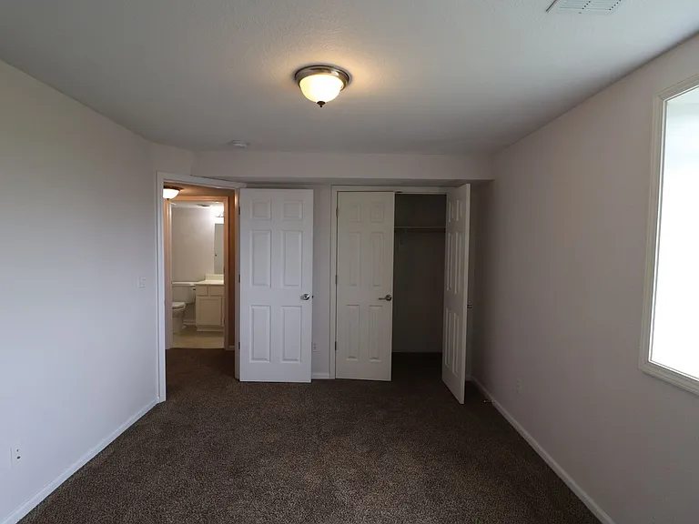 2116 Thompson Dr — Photo 8