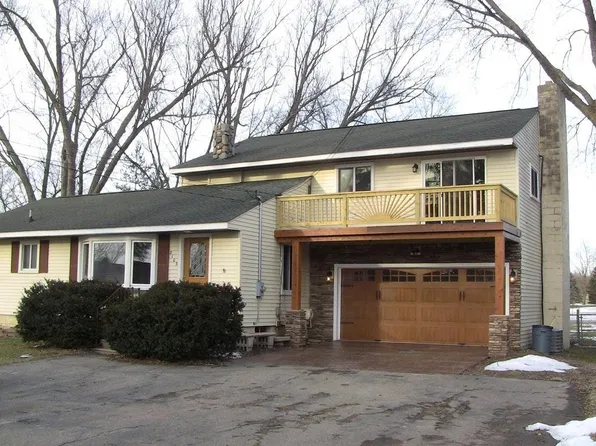 2103 Jackson Blvd, Highland, MI 48356