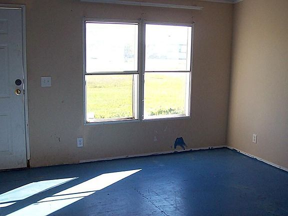 3rd image of 10302 Harry Dr