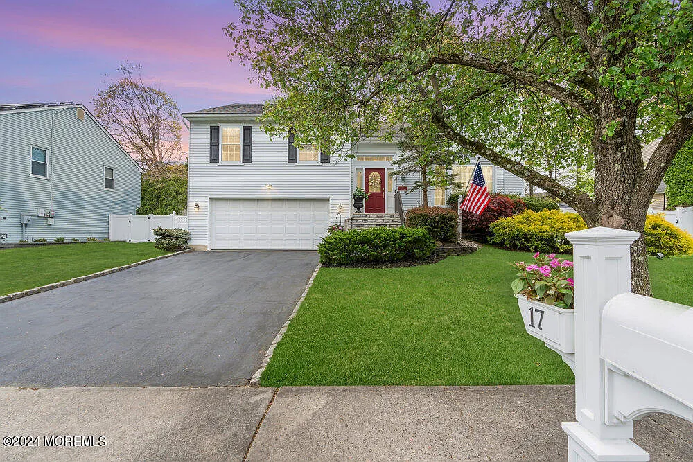 17 Reed Road photo 1