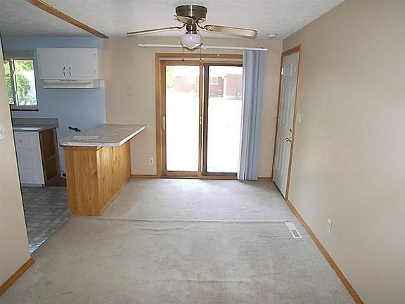 5th image of 714 Cherry Blossom Dr