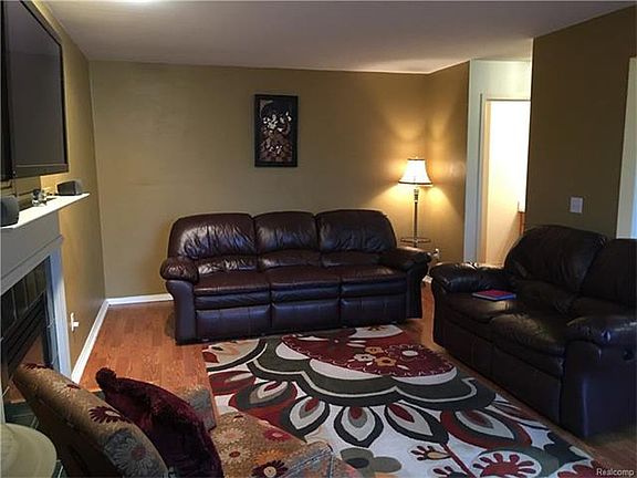 5th image of 41562 Strawberry Ct #19