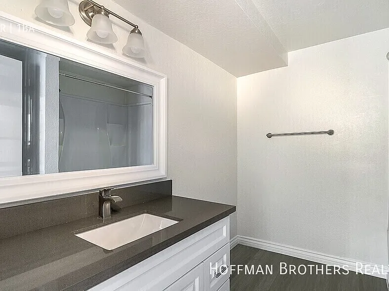 20326 Saticoy St #7 — Photo 8